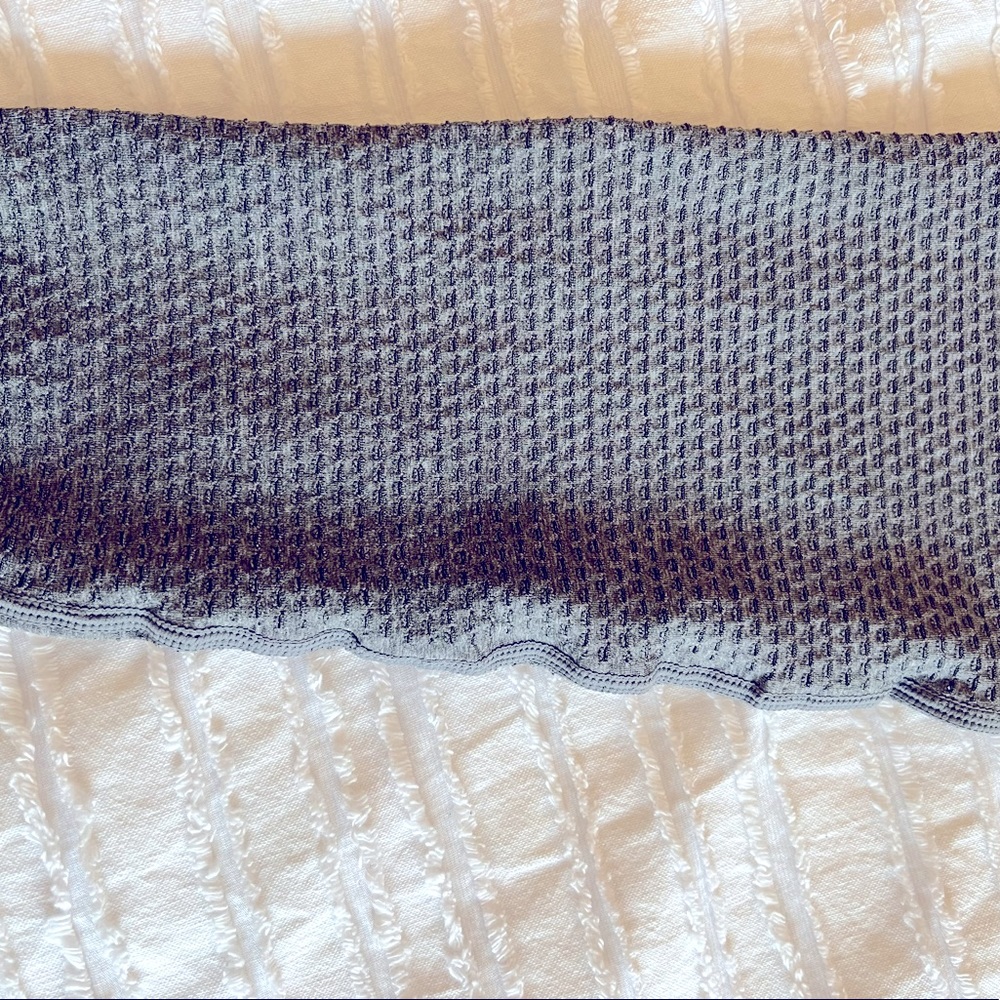 Fabletics Mid Rise Leggings - Picture 2 of 3